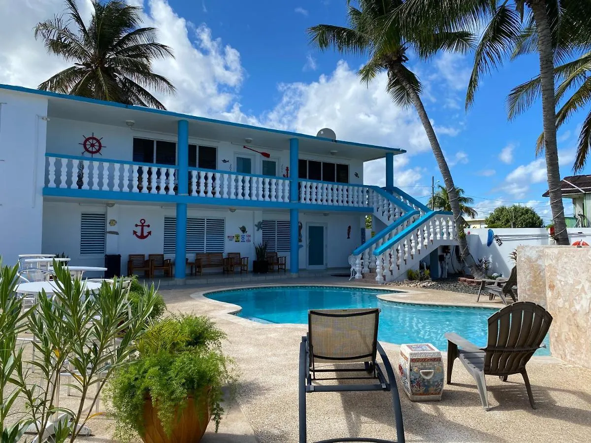 The Beach Guesthouse Pinones Guest house